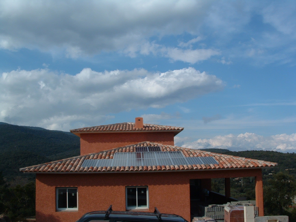 Entreprise de pose de panneaux photovoltaïques et thermiques production d'eau chaude, Ghisonaccia, PLOMBERIE CHAUFFAGE ROSSI GERARD