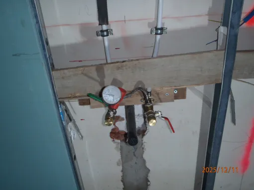 Mise en pression d'un réseau eau froide, eau chaude et recyclage en tube multicouche posé en faux plafond., Ghisonaccia, PLOMBERIE CHAUFFAGE ROSSI GERARD