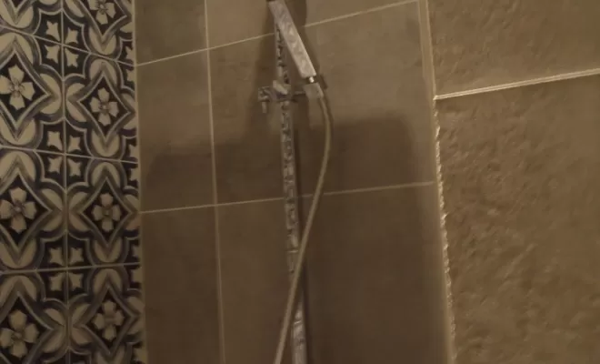 Ensemble barre de douche