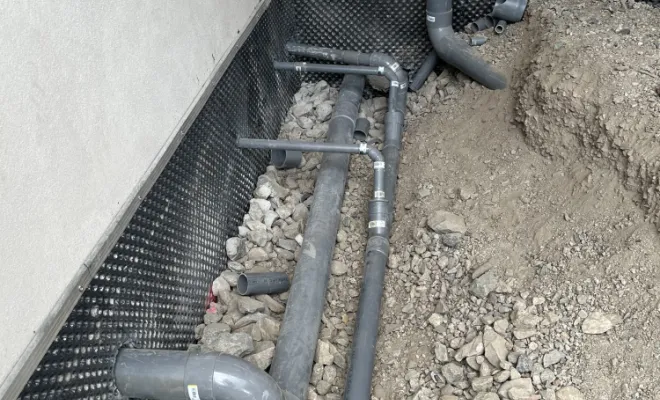 Des résaux d'évacuation unitaire. EV pour les WC. EU pour les sanitaires
